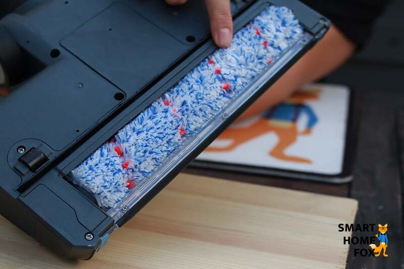 Die elektrische Bodendüse im Gehäuse